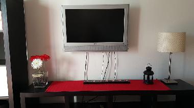 32" TV