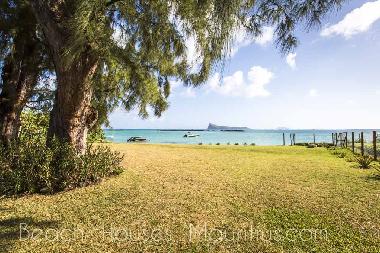 Holiday House in Cap Malheureux (Pereybere) or holiday homes and vacation rentals