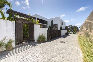 Holiday House in Cap Malheureux (Pereybere) or holiday homes and vacation rentals