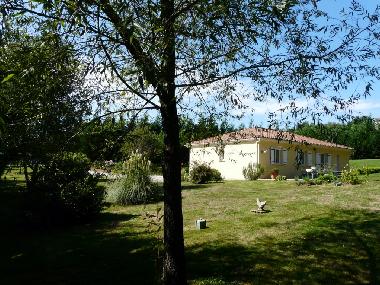 Villa in CONNEZAC (Dordogne) or holiday homes and vacation rentals