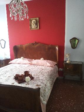 1 DOUBLE ROOM