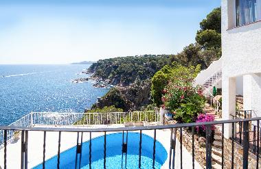Villa in Lloret de Mar, Cala Canyelles (Girona) or holiday homes and vacation rentals
