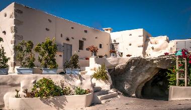 Holiday House in Milos (Kyklades) or holiday homes and vacation rentals