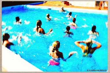 3 rooms flat have pools view