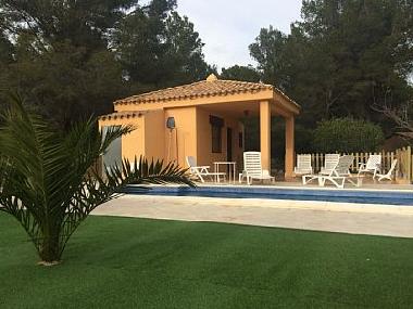 Holiday House in Sant Jordi d'Alfama - L'Ametlla de Mar (Tarragona) or holiday homes and vacation rentals