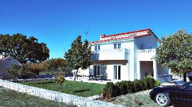 Holiday House in Katuni (Splitsko-Dalmatinska) or holiday homes and vacation rentals