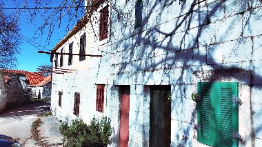 Holiday House in Katuni (Splitsko-Dalmatinska) or holiday homes and vacation rentals