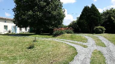 Holiday House in Chepniers (Charente-Maritime) or holiday homes and vacation rentals