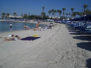 Sandy Bay - 15 minuts walk