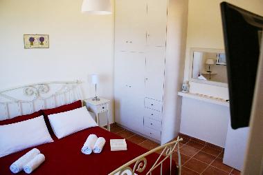 Double bedroom, flat screen tv