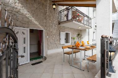 Holiday House in Zagvozd (Splitsko-Dalmatinska) or holiday homes and vacation rentals