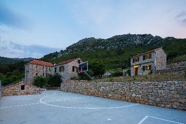 Villa in Pitve (Splitsko-Dalmatinska) or holiday homes and vacation rentals