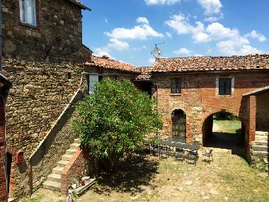 Holiday Apartment in Lucignano (Siena) or holiday homes and vacation rentals