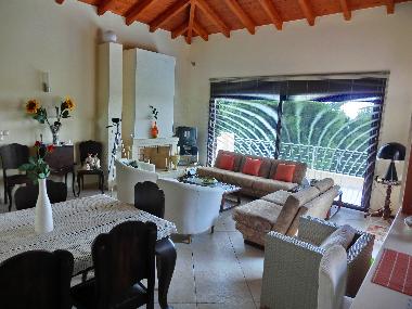 livingroom front windows angle