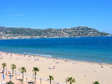 Holiday Apartment in Rosas (Girona) or holiday homes and vacation rentals