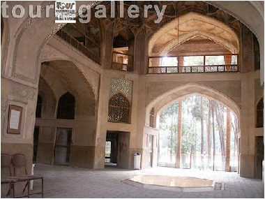 Isfahan interesting tourism places-hasht behesht