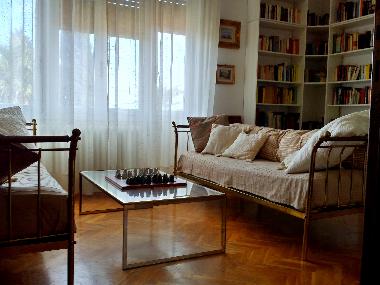 Library - Twin Room 