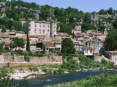 Holiday House in SAINT ETIENNE DE FONTBELLON (Ard�che) or holiday homes and vacation rentals