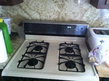 Private Kitchen 4 Jet Gas Oven, New Dishwasher Toaster Microwave Coffee Maker Grinder, Washer Dryer 