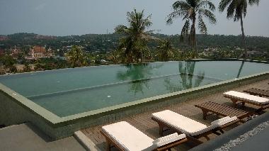 Infinity pool overlooking the ocean