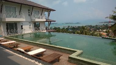 Infinity pool overlooking the sea and offshore islands