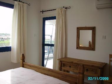 Back double room onto balcony