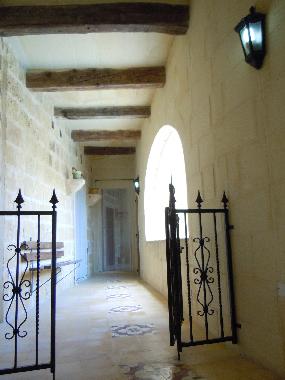 BALLUTA holiday house first floor bedrooms patio