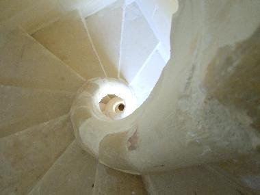 BALLUTA holiday house spiral stairs leading to roof terrace and also to ground floor