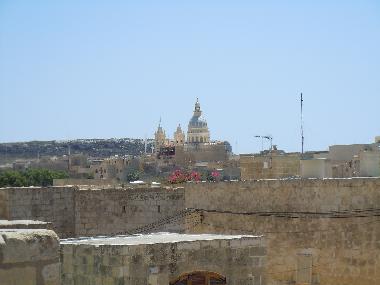 BALLUTA holiday house closer view of Saint Lawrence church seen from roof terrace