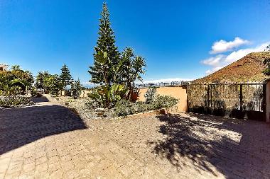 Holiday Apartment in Arona (Teneriffa) or holiday homes and vacation rentals