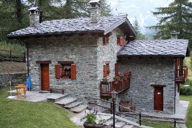 Holiday Apartment in Valtournenche (Valle d'Aosta/Valle d'Aoste) or holiday homes and vacation rentals