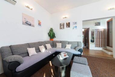 Villa in Kastel Sucurac (Splitsko-Dalmatinska) or holiday homes and vacation rentals