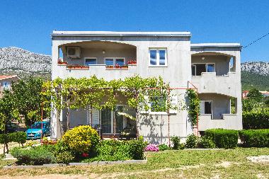 Villa in Kastel Sucurac (Splitsko-Dalmatinska) or holiday homes and vacation rentals