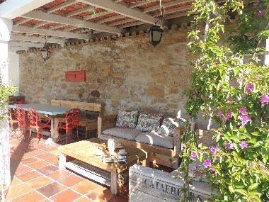 patio to enjoyj your meals in the shadow