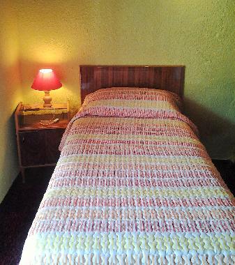 SINGLE ROOM