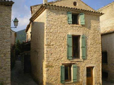 Holiday House in L'Hospitalet (Alpes-de-Haute-Provence) or holiday homes and vacation rentals