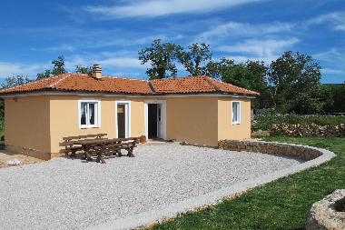 Holiday House in Malinska (Primorsko-Goranska) or holiday homes and vacation rentals