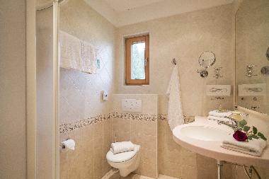 bathroom Apartment Sonnenschein
