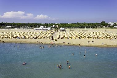 Holiday House in Bibione (VE) (Venezia) or holiday homes and vacation rentals