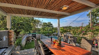 Holiday House in Dolenji Krnicari (Istarska) or holiday homes and vacation rentals