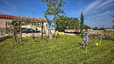 Holiday House in Dolenji Krnicari (Istarska) or holiday homes and vacation rentals