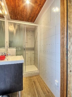 Holiday House in Dolenji Krnicari (Istarska) or holiday homes and vacation rentals