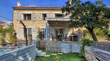 Holiday House in Dolenji Krnicari (Istarska) or holiday homes and vacation rentals