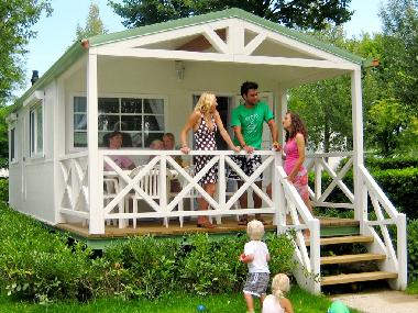 Holiday House in Isolaverde (Venezia) or holiday homes and vacation rentals