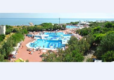 Holiday House in Isolaverde (Venezia) or holiday homes and vacation rentals