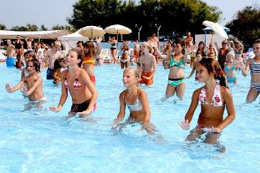 Holiday House in Isolaverde (Venezia) or holiday homes and vacation rentals