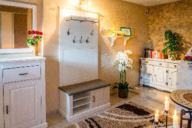 Holiday House in Makarska/ Puharici (Splitsko-Dalmatinska) or holiday homes and vacation rentals