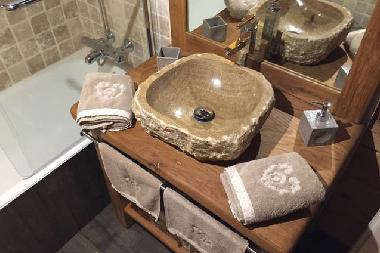 Chalet in Thollon-les-M�mises (Haute-Savoie) or holiday homes and vacation rentals