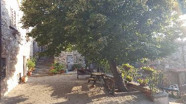 Piazzetta with table