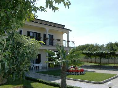 Holiday Apartment in Radovani (Istarska) or holiday homes and vacation rentals
